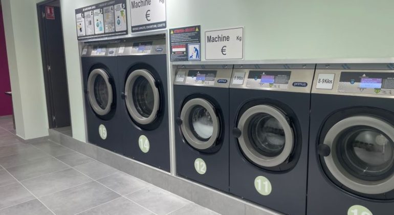 Installation d’une laverie automatique à Marignane (13)